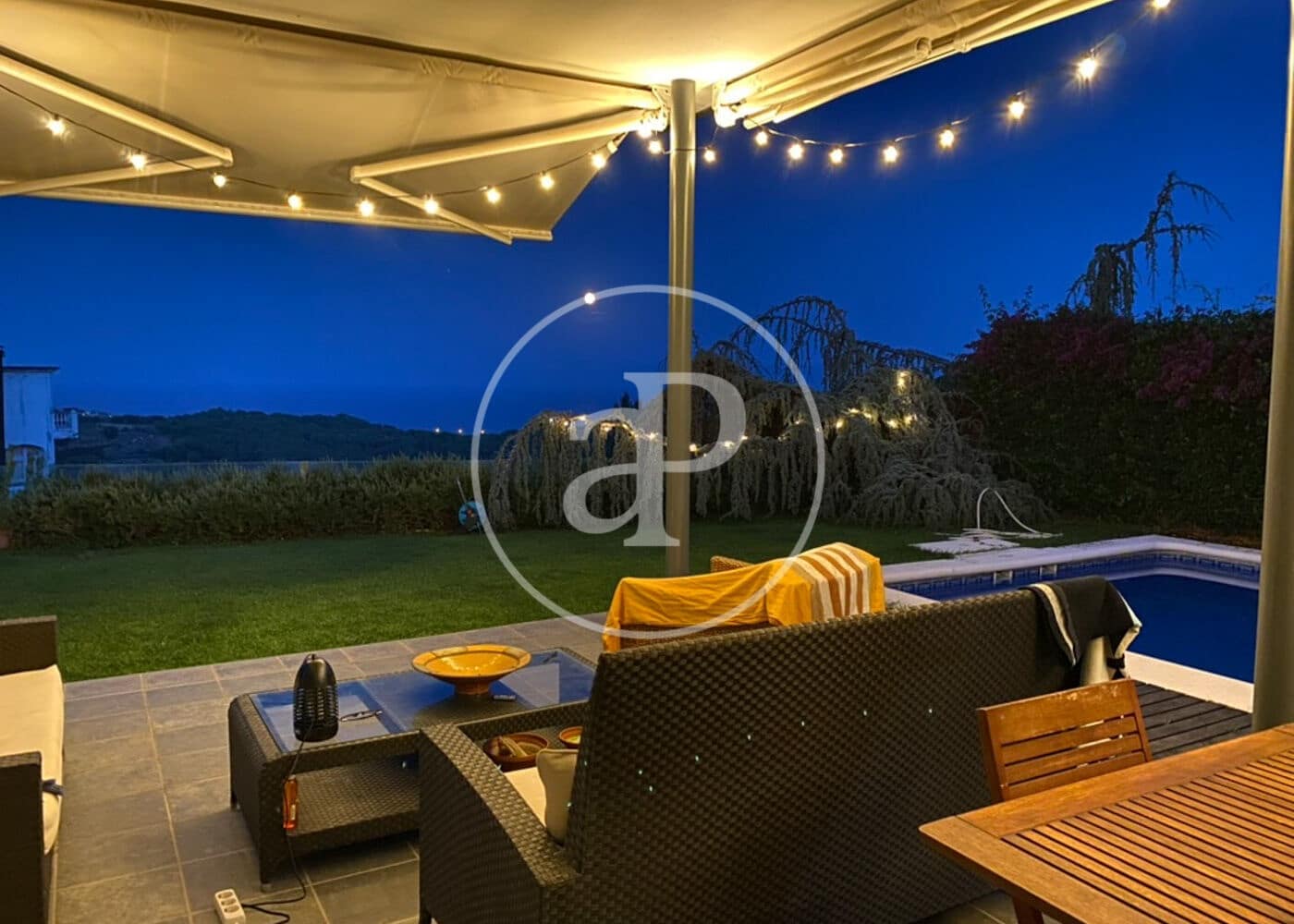 4 bedroom Villa for rent in Sant Vicenc de Montalt with pool - € 8,400 (Ref: 9899651)