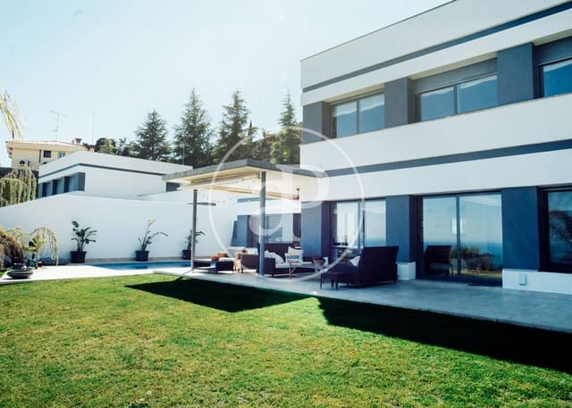 4 bedroom Villa for rent in Sant Vicenç de Montalt with pool - € 8,400 (Ref: 9899651)