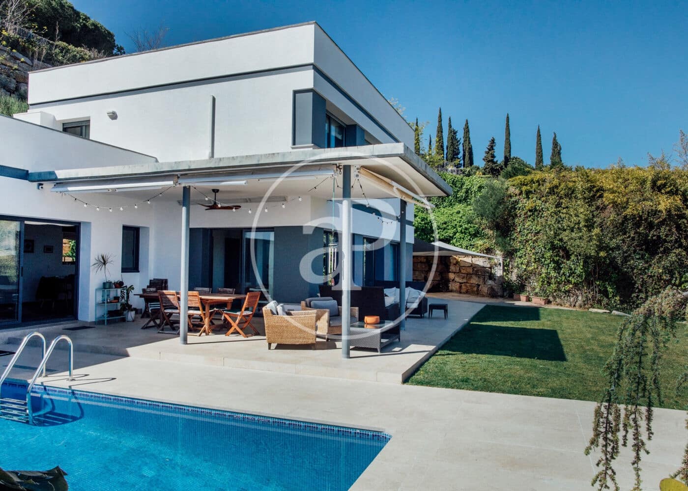 4 bedroom Villa for rent in Sant Vicenc de Montalt with pool - € 8,400 (Ref: 9899651)