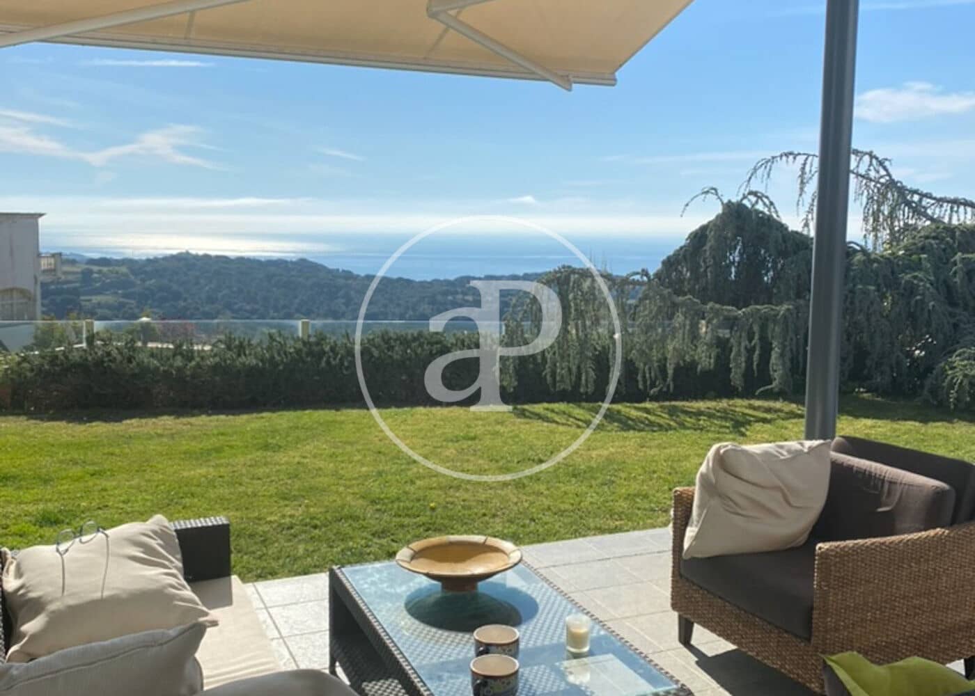 4 bedroom Villa for rent in Sant Vicenc de Montalt with pool - € 8,400 (Ref: 9899651)
