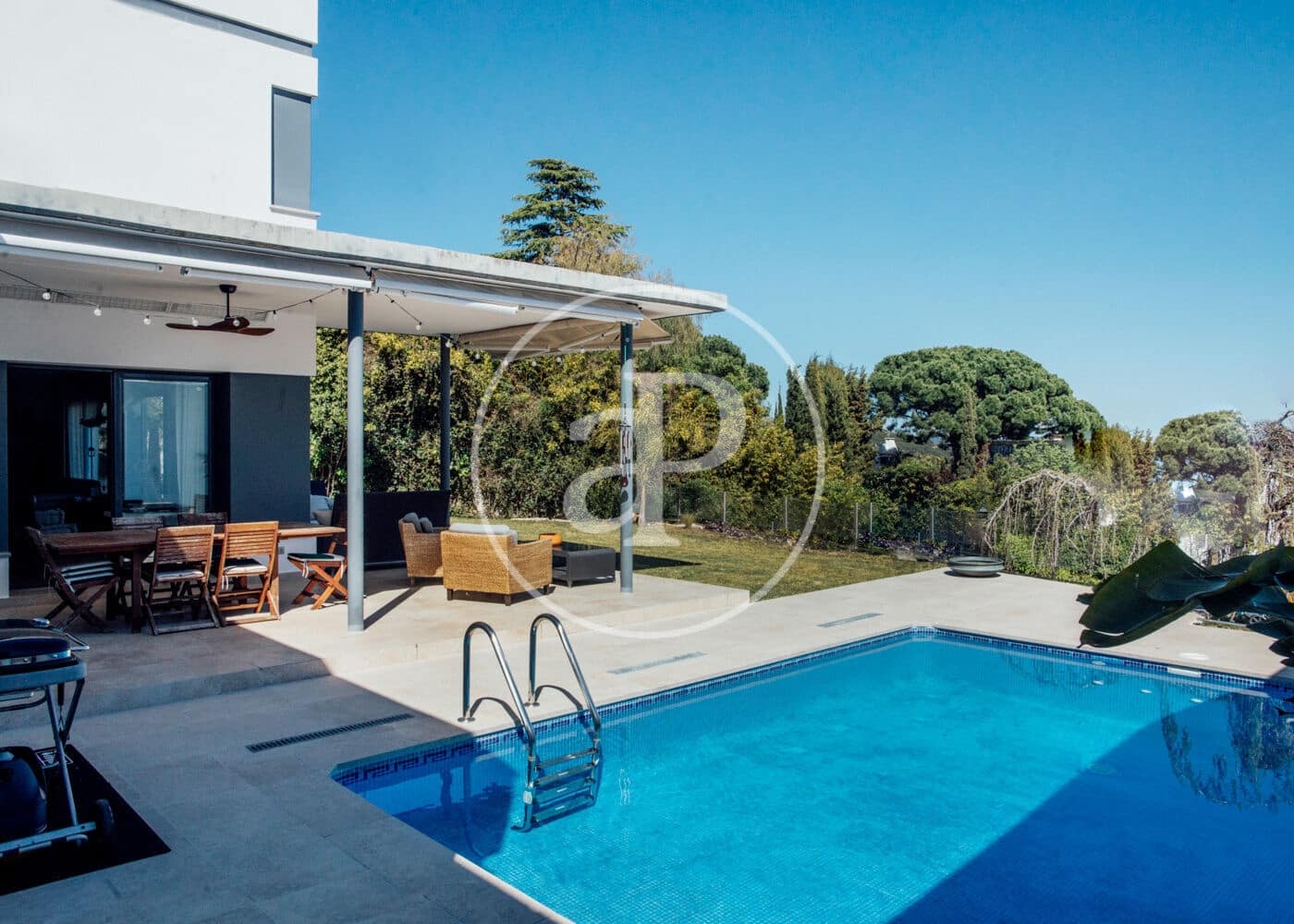 4 bedroom Villa for rent in Sant Vicenc de Montalt with pool - € 8,400 (Ref: 9899651)
