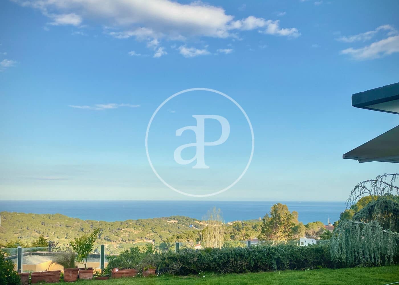 4 bedroom Villa for rent in Sant Vicenc de Montalt with pool - € 8,400 (Ref: 9899651)