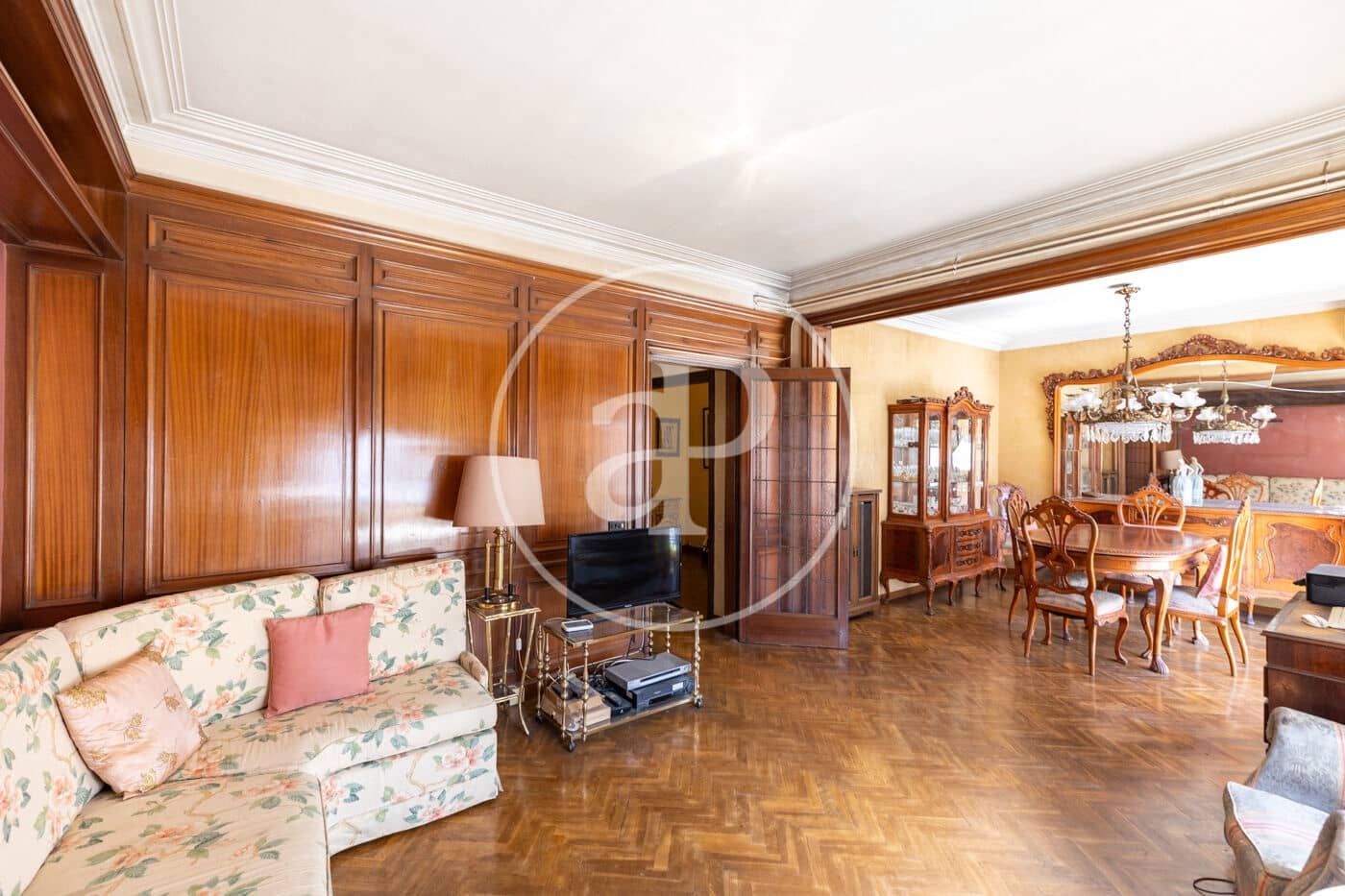 Apartamento de 5 habitaciones en Barcelona ciudad en venta - 950.000 € (Ref: 9899652)