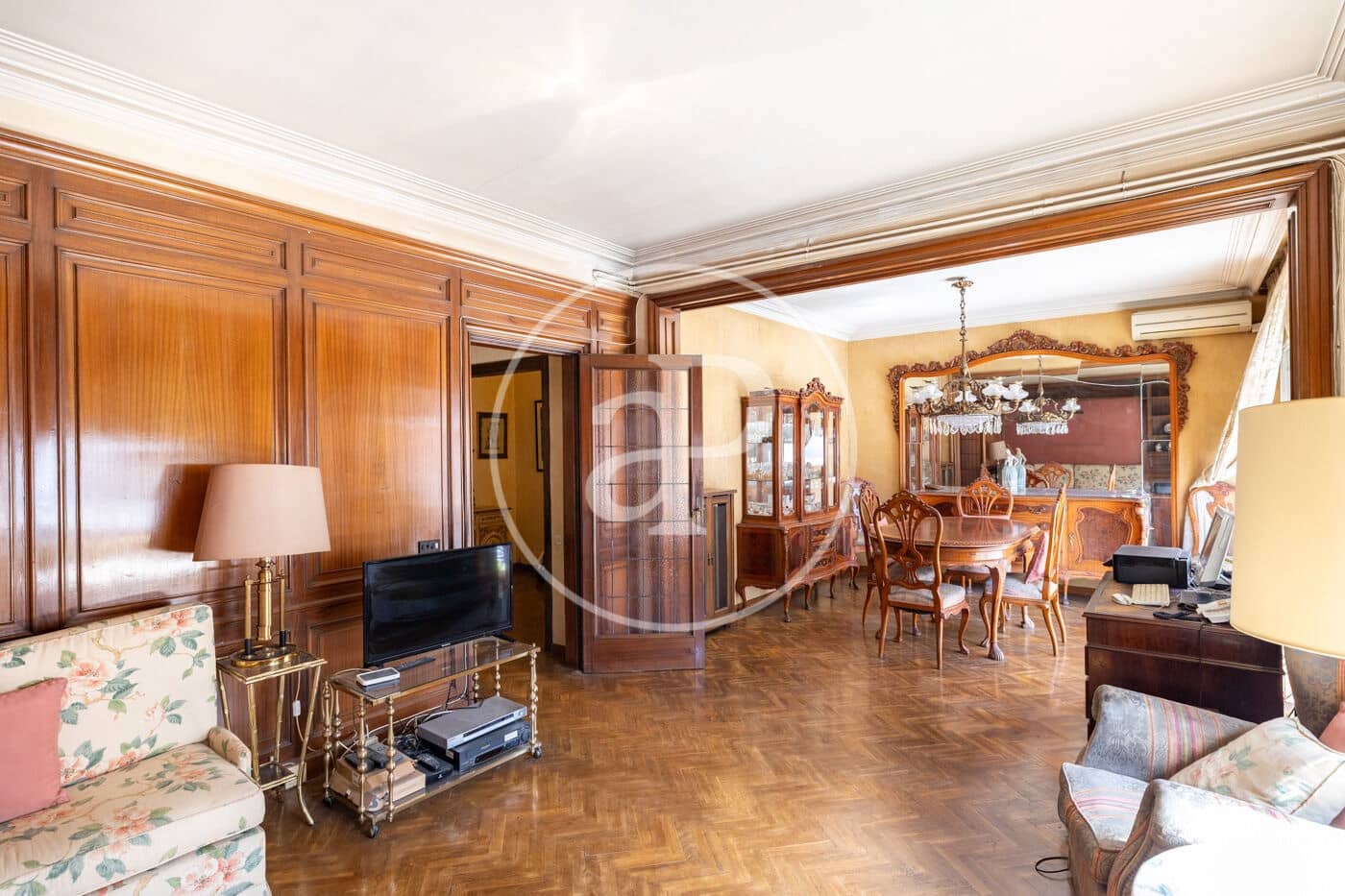 Apartamento de 5 habitaciones en Barcelona ciudad en venta - 950.000 € (Ref: 9899652)