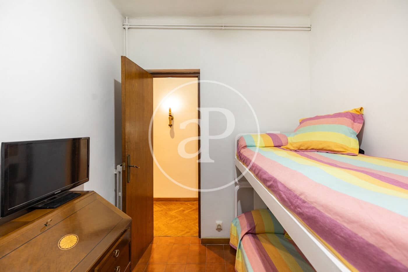 Apartamento de 5 habitaciones en Barcelona ciudad en venta - 950.000 € (Ref: 9899652)