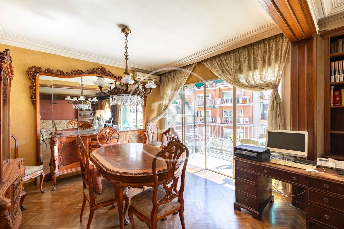 Apartamento de 5 habitaciones en Barcelona ciudad en venta - 950.000 € (Ref: 9899652)