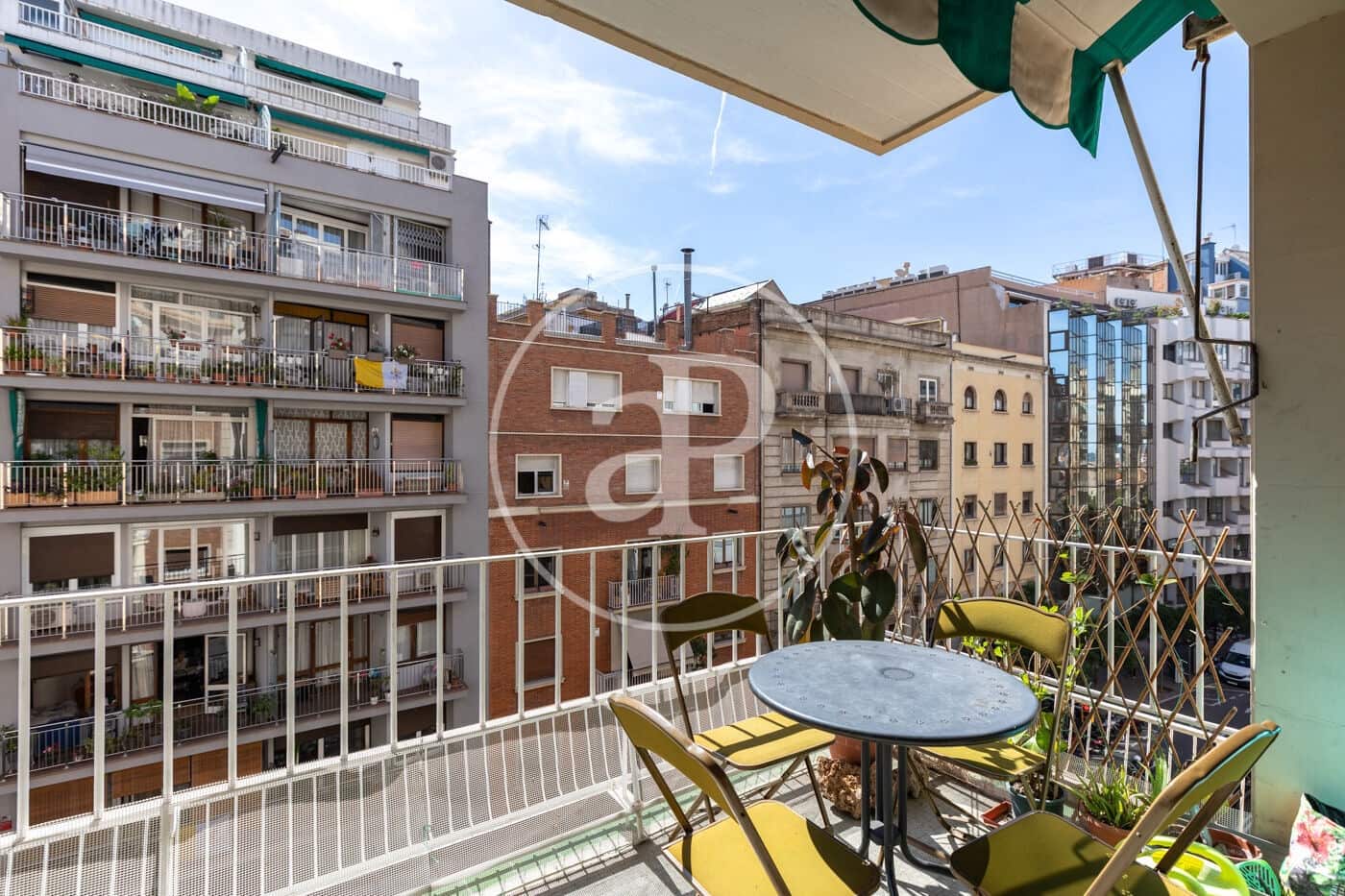 Apartamento de 5 habitaciones en Barcelona ciudad en venta - 950.000 € (Ref: 9899652)