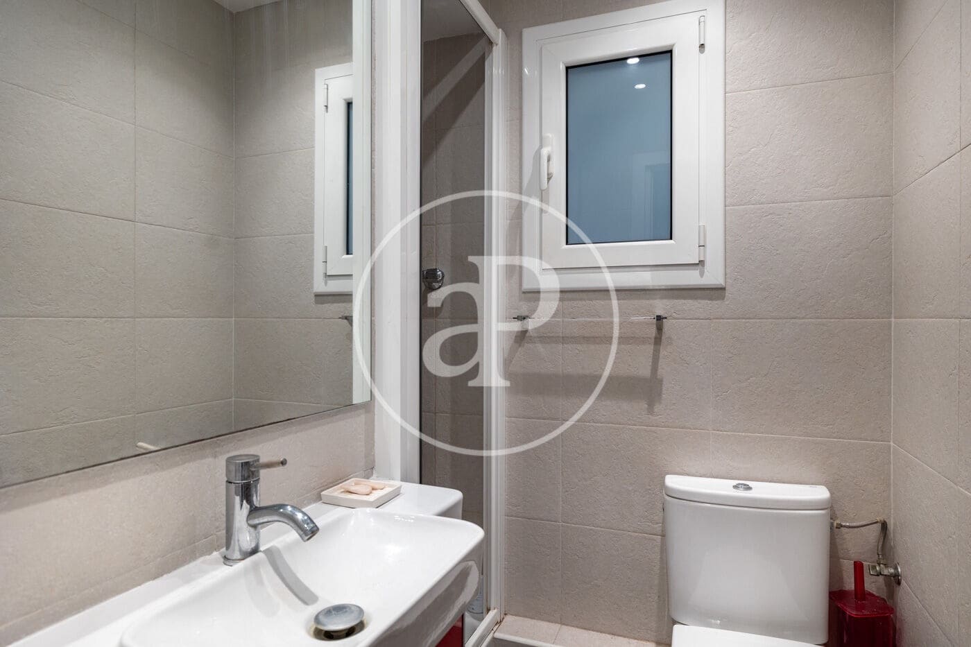 Apartamento de 5 habitaciones en Barcelona ciudad en venta - 950.000 € (Ref: 9899652)