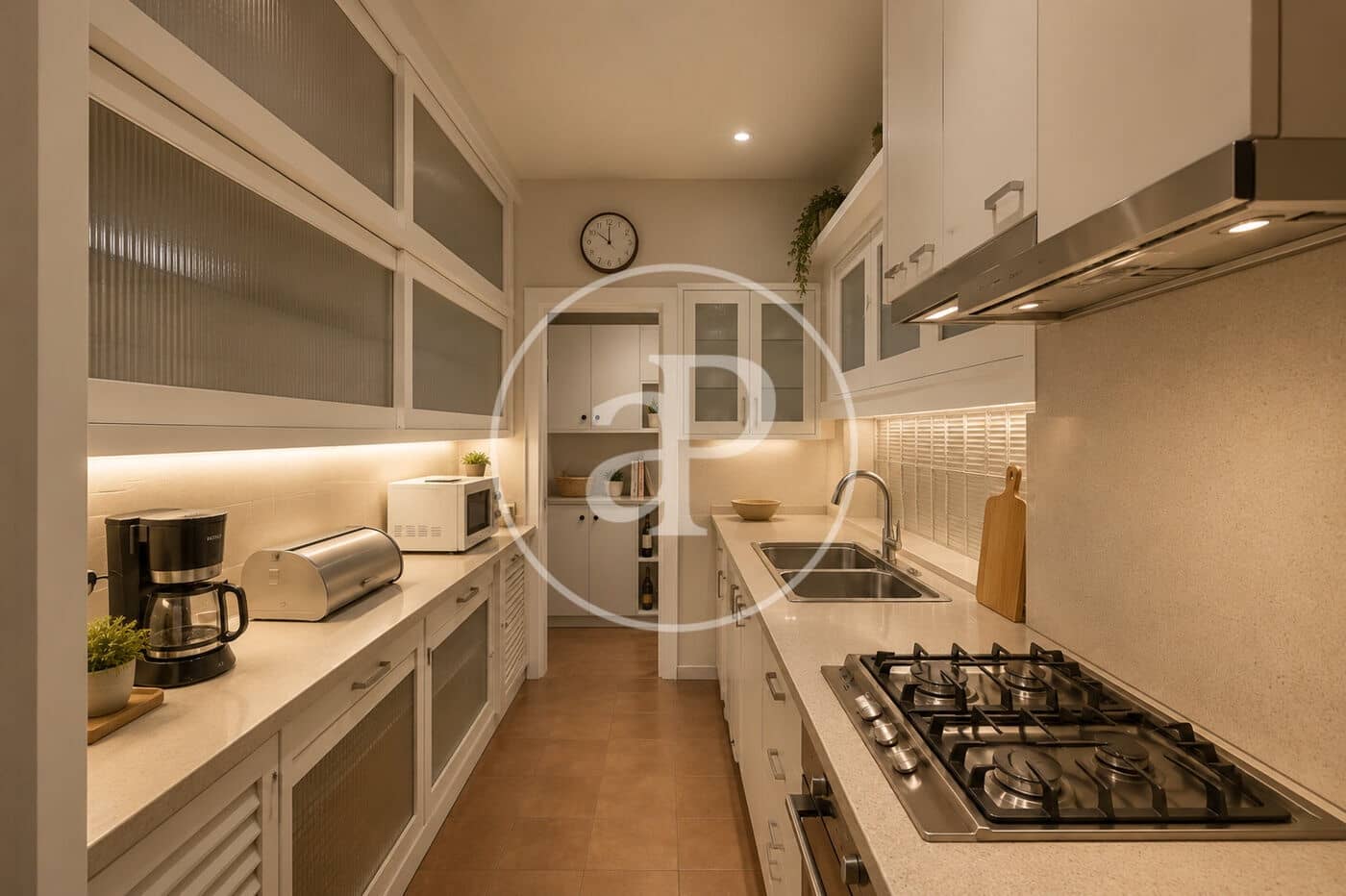 5 bedroom Apartment for sale in Barcelona city - € 910,000 (Ref: 9899652)