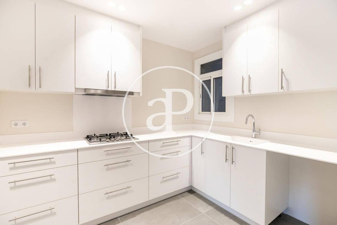 3 slaapkamer Appartement te huur in Barcelona stad met garage - € 3.647 (Ref: 9904638)