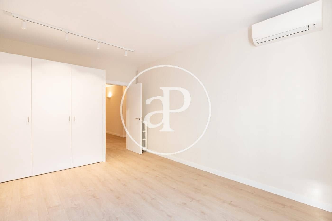 3 slaapkamer Appartement te huur in Barcelona stad met garage - € 3.647 (Ref: 9904638)