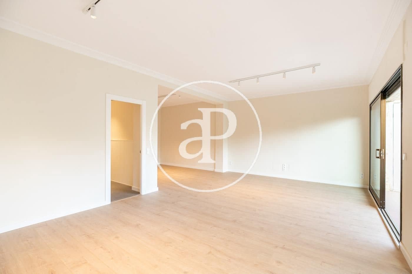 3 slaapkamer Appartement te huur in Barcelona stad met garage - € 3.647 (Ref: 9904638)