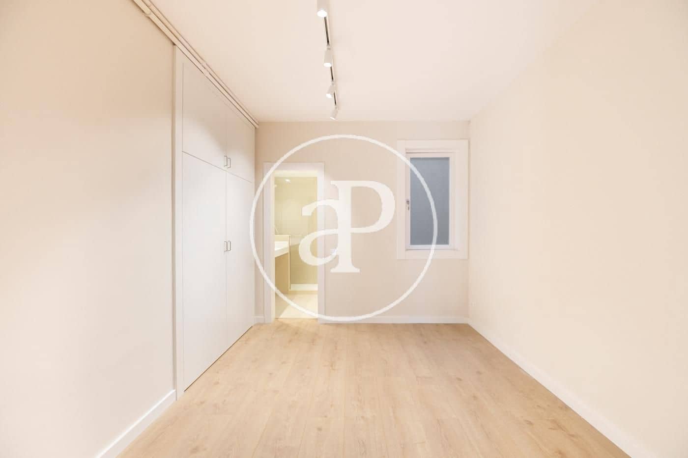 3 slaapkamer Appartement te huur in Barcelona stad met garage - € 3.647 (Ref: 9904638)