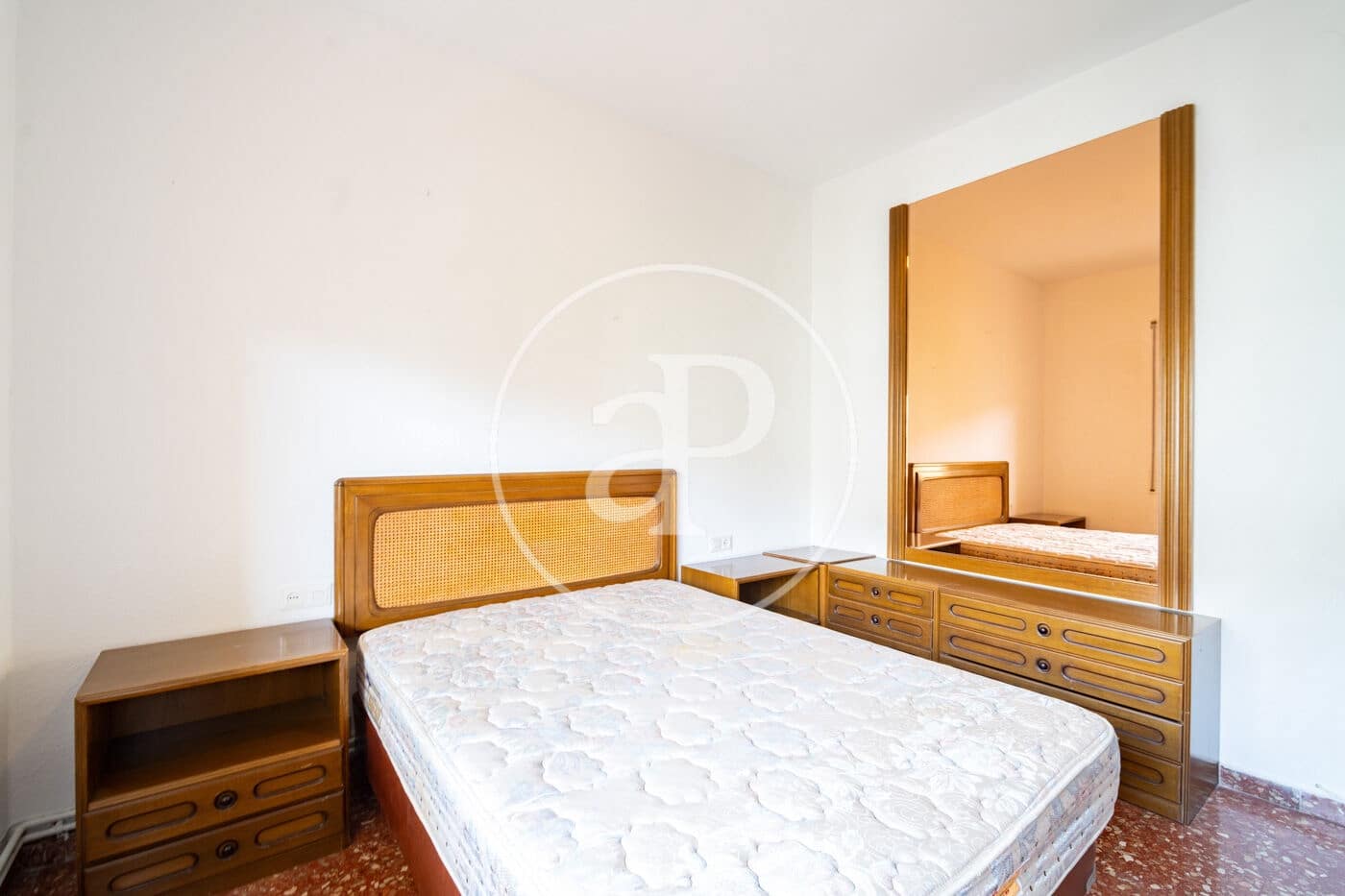4 slaapkamer Appartement te huur in Barcelona stad - € 2.500 (Ref: 9904640)