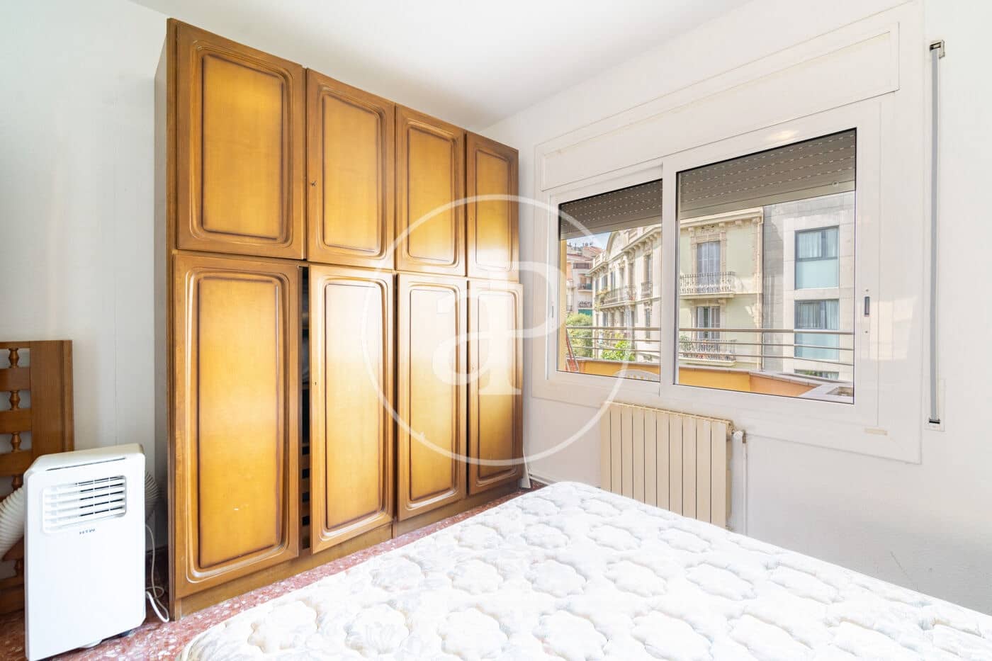 4 slaapkamer Appartement te huur in Barcelona stad - € 2.500 (Ref: 9904640)
