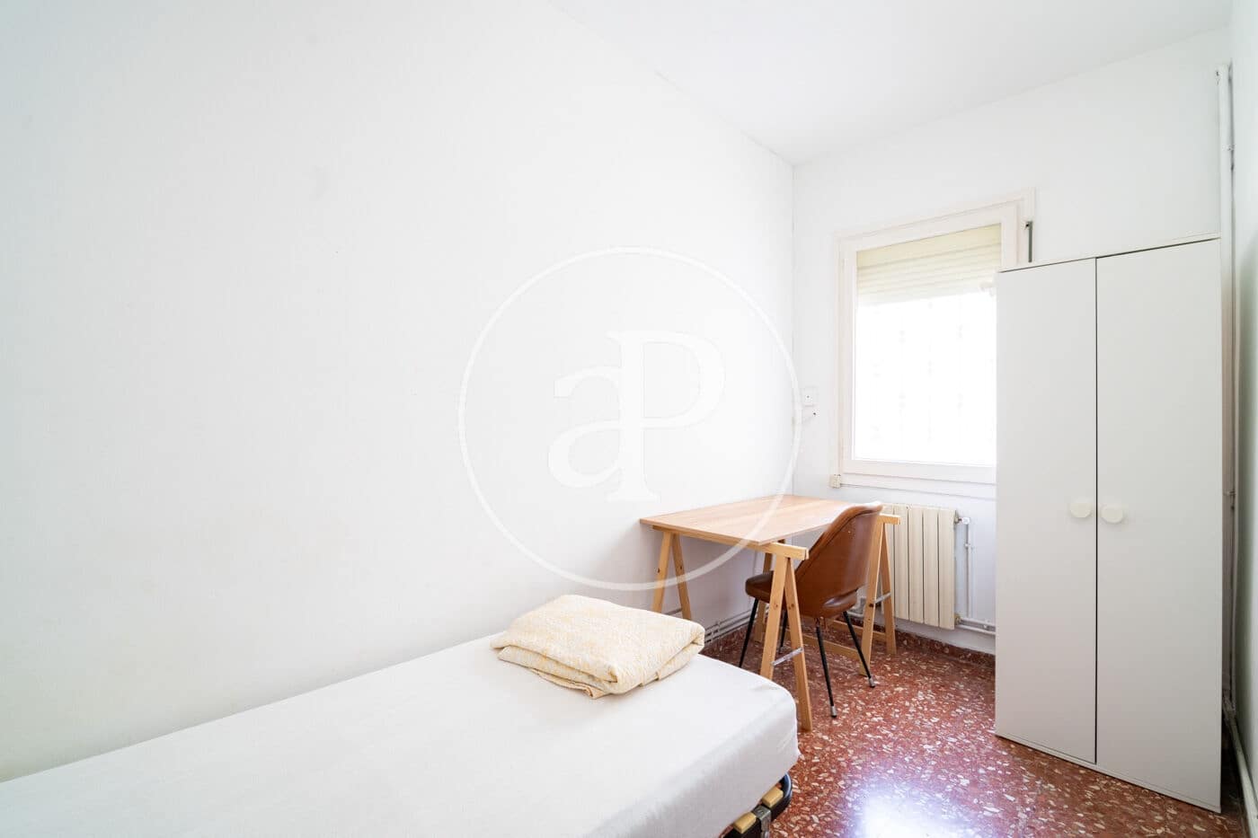 4 slaapkamer Appartement te huur in Barcelona stad - € 2.500 (Ref: 9904640)