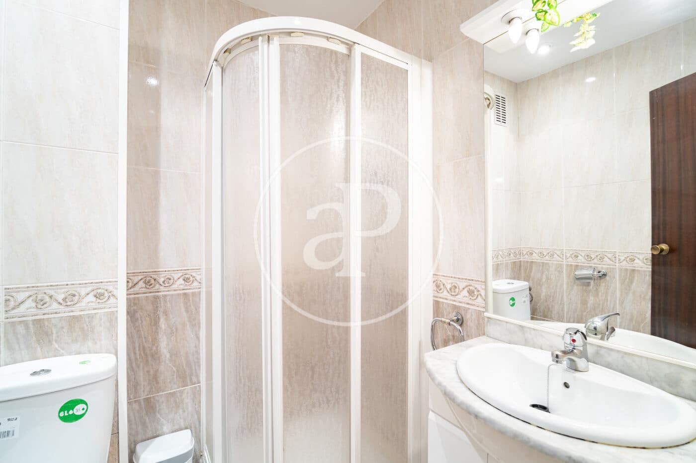 4 slaapkamer Appartement te huur in Barcelona stad - € 2.500 (Ref: 9904640)