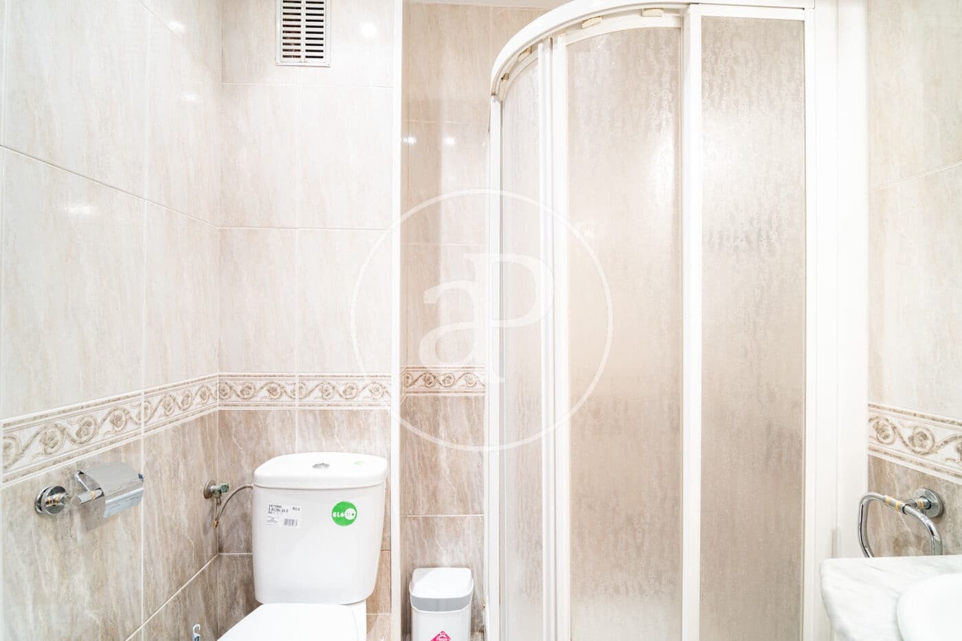 4 slaapkamer Appartement te huur in Barcelona stad - € 2.500 (Ref: 9904640)