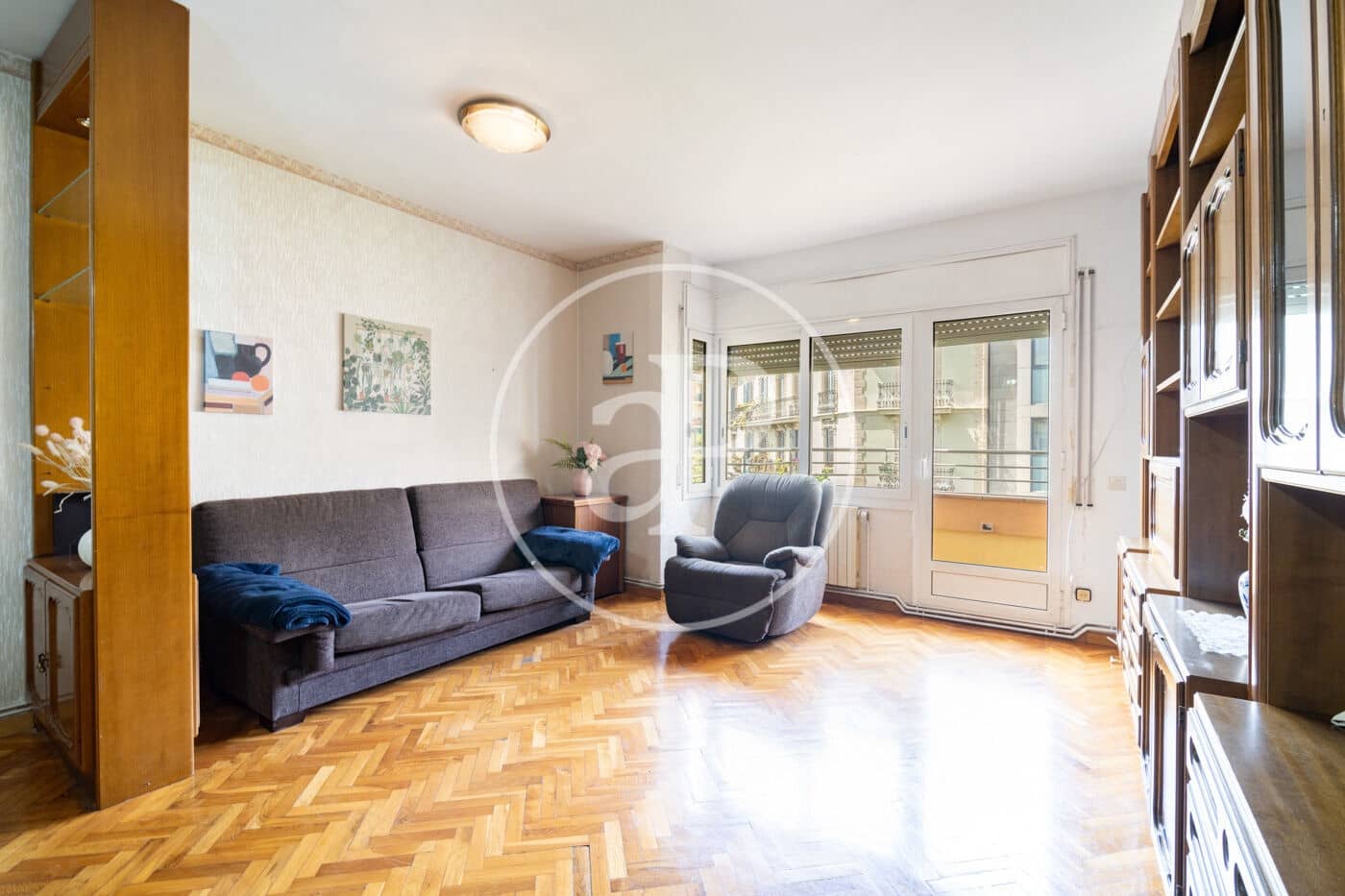 4 slaapkamer Appartement te huur in Barcelona stad - € 2.500 (Ref: 9904640)