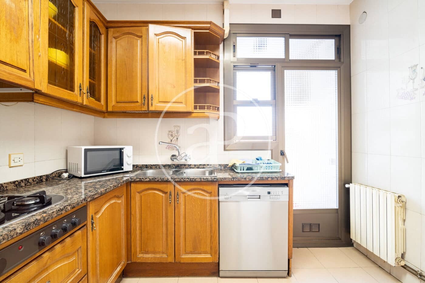 4 slaapkamer Appartement te huur in Barcelona stad - € 2.500 (Ref: 9904640)