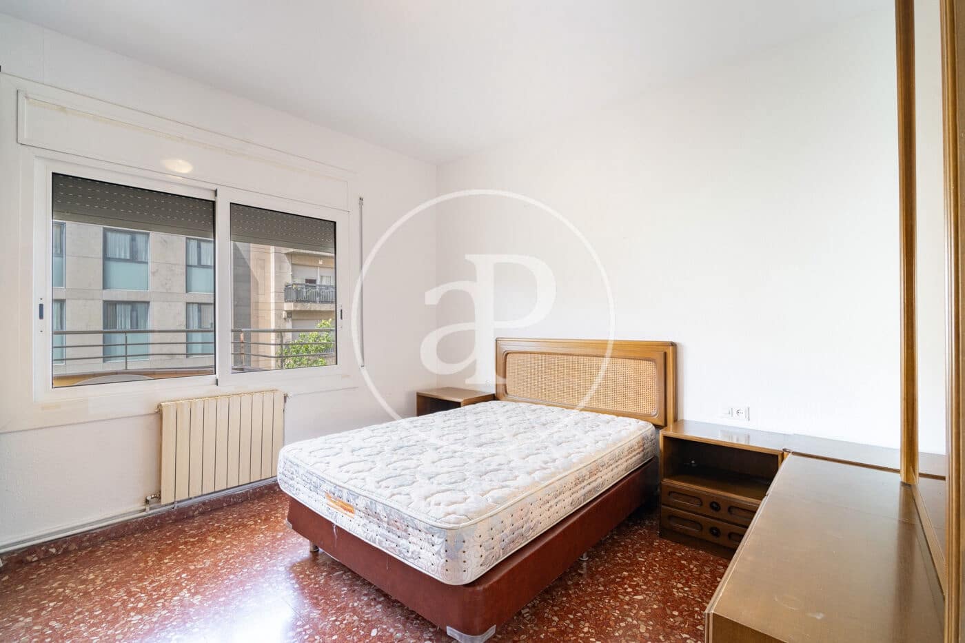 4 slaapkamer Appartement te huur in Barcelona stad - € 2.500 (Ref: 9904640)
