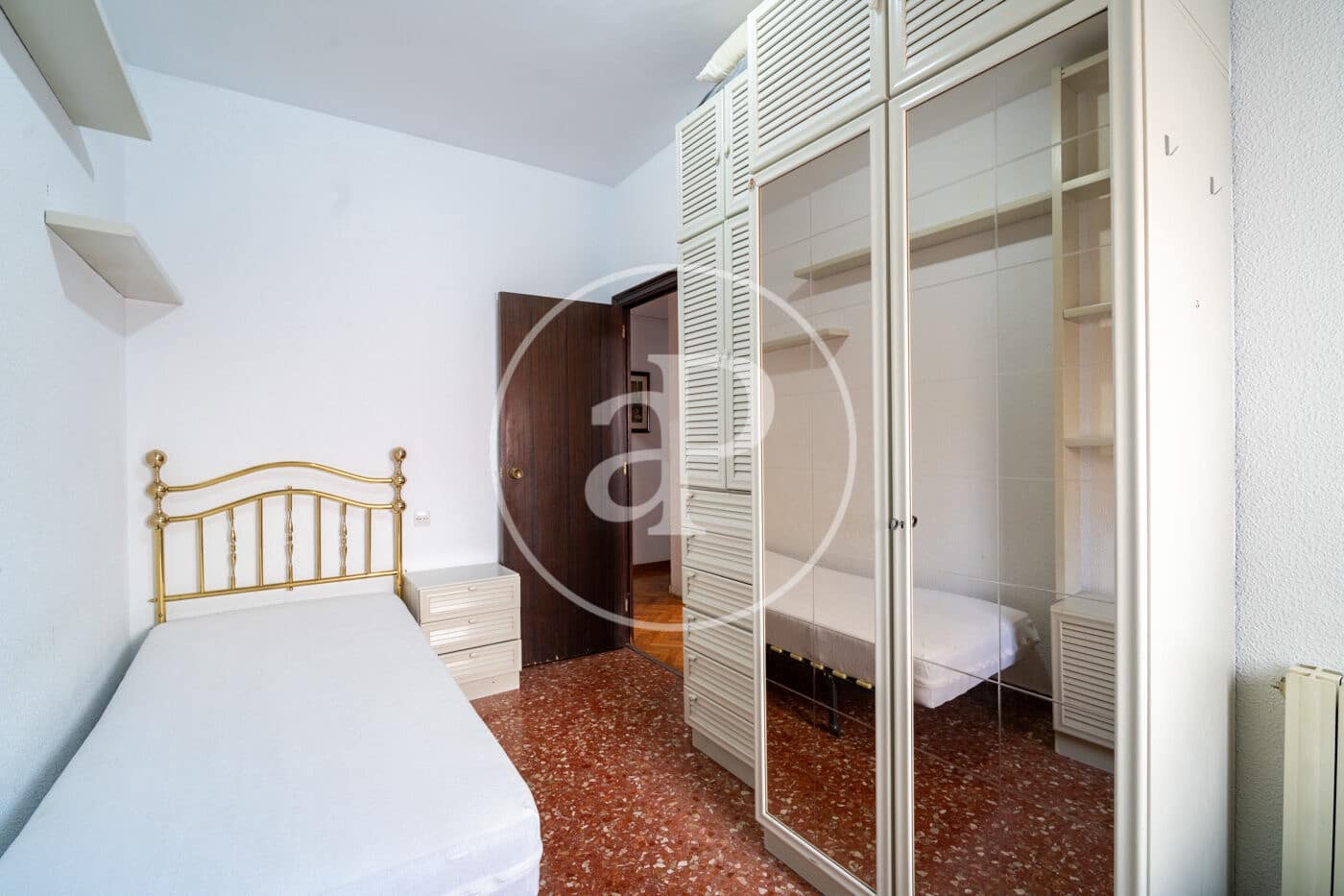 4 slaapkamer Appartement te huur in Barcelona stad - € 2.500 (Ref: 9904640)