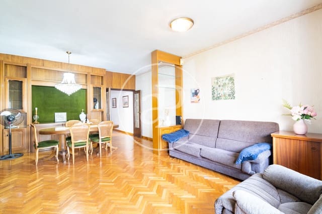 4 slaapkamer Appartement te huur in Sant Antoni, Barcelona stad - € 2.500 (Ref: 9904640)