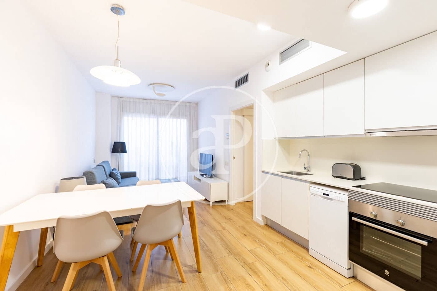 Apartamento de 2 habitaciones en Barcelona ciudad en venta con piscina - 405.000 € (Ref: 9907587)
