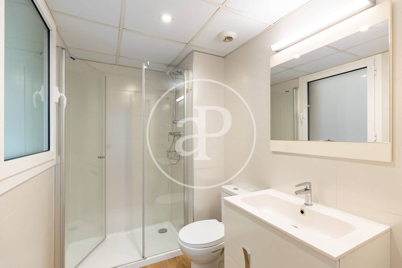 Apartamento de 2 habitaciones en Barcelona ciudad en venta con piscina - 405.000 € (Ref: 9907587)