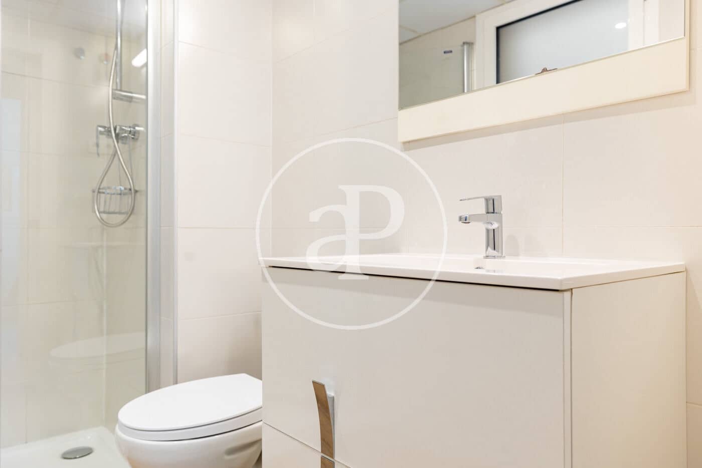 Apartamento de 2 habitaciones en Barcelona ciudad en venta con piscina - 405.000 € (Ref: 9907587)