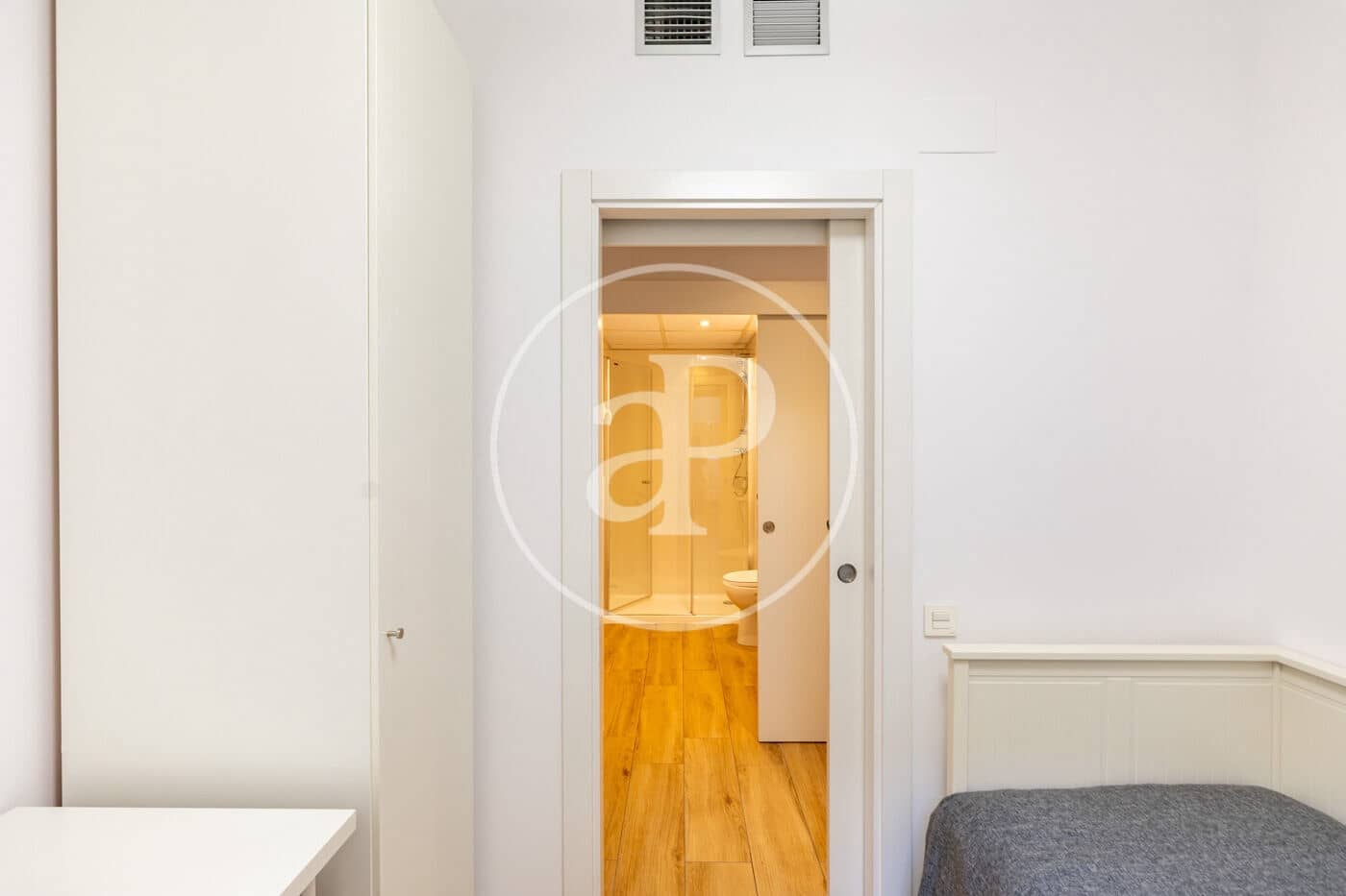 Apartamento de 2 habitaciones en Barcelona ciudad en venta con piscina - 405.000 € (Ref: 9907587)
