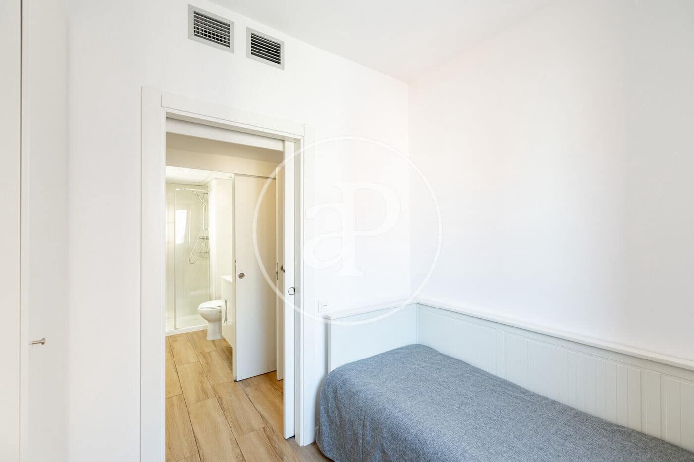 2 sypialnia Apartament na sprzedaż w Miasto Barcelona z basenem - 515 000 € (Ref: 9907588)