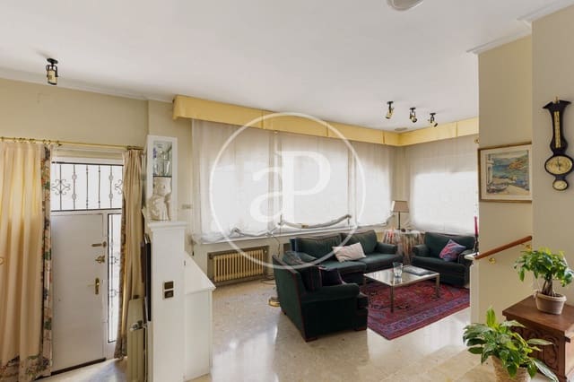 4 chambre Villa/Maison à vendre à Montcada i Reixac - 690 000 € (Ref: 9907591)