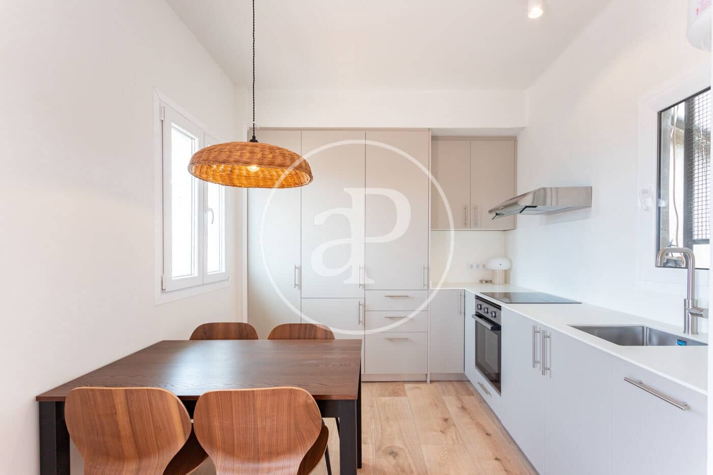 1 quarto Apartamento para arrendar em Barcelona cidade - 2 000 € (Ref: 9907592)