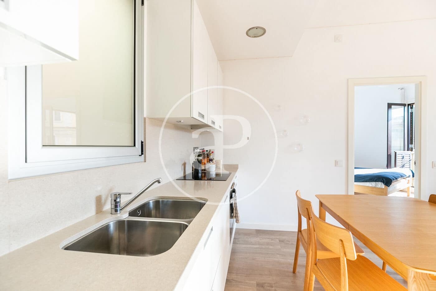 2 soveværelse Lejlighed til salg i Barcelona by - € 650.000 (Ref: 9907593)