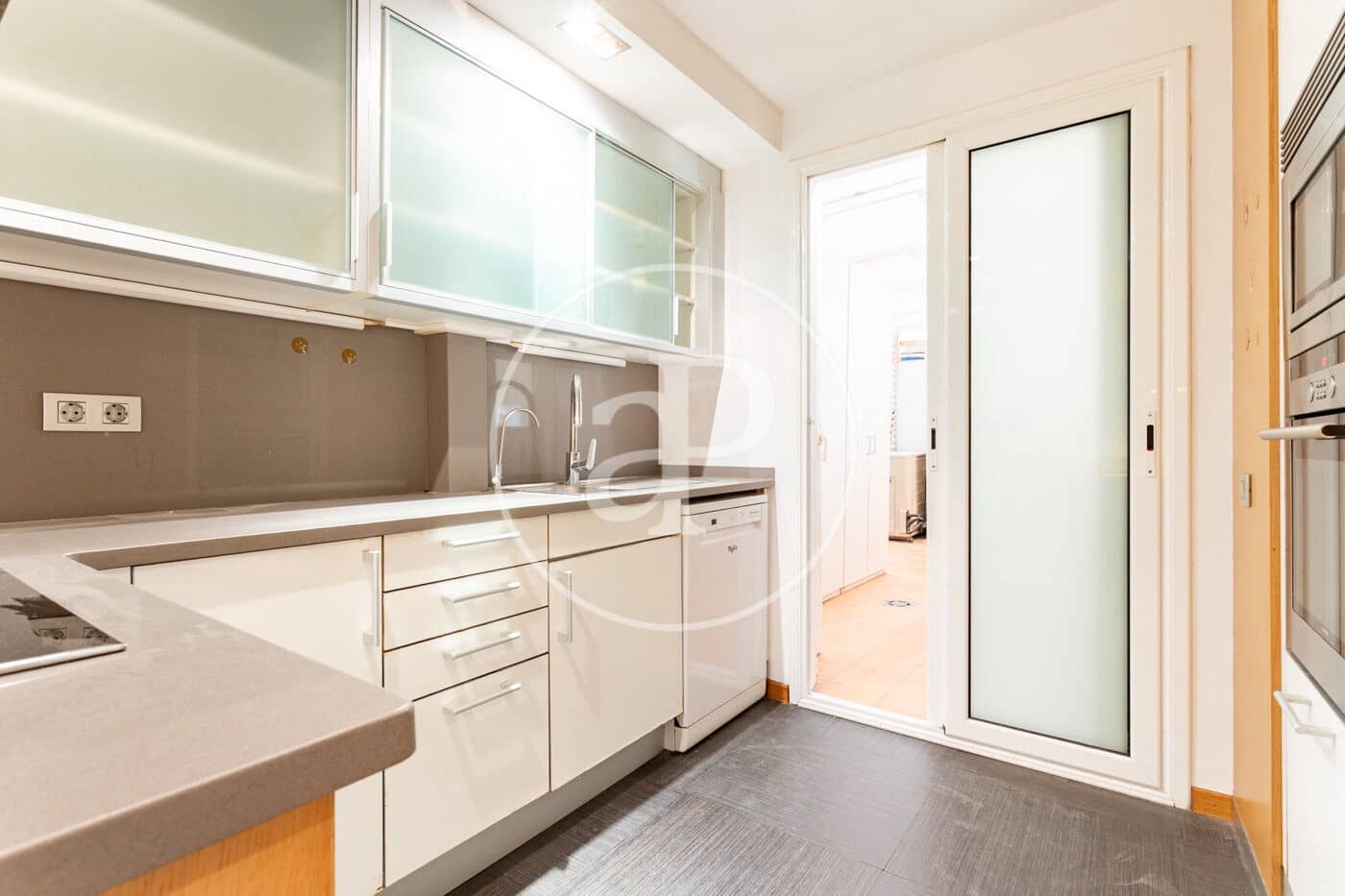 4 sovrum Lägenhet till salu i Barcelona stad med pool - 750 000 € (Ref: 9907594)