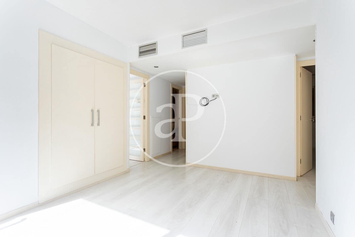 4 sovrum Lägenhet till salu i Barcelona stad med pool - 750 000 € (Ref: 9907594)