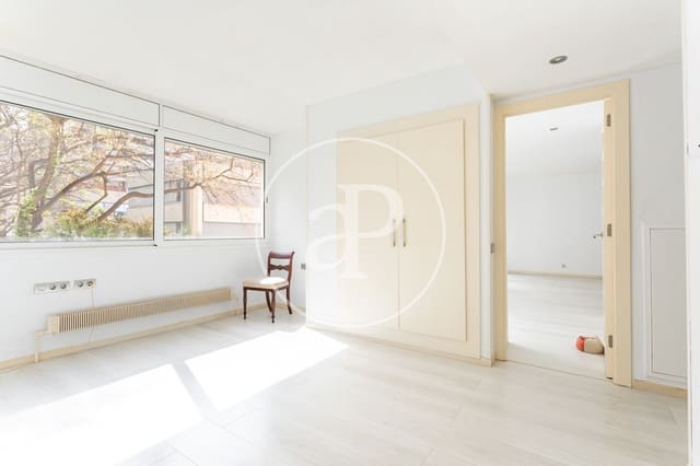 4 makuuhuone Huoneisto myytävänä paikassa La Maternitat i Sant Ramon, Barcelona kaupunki mukana uima-altaan - 750 000 € (Ref: 9907594)
