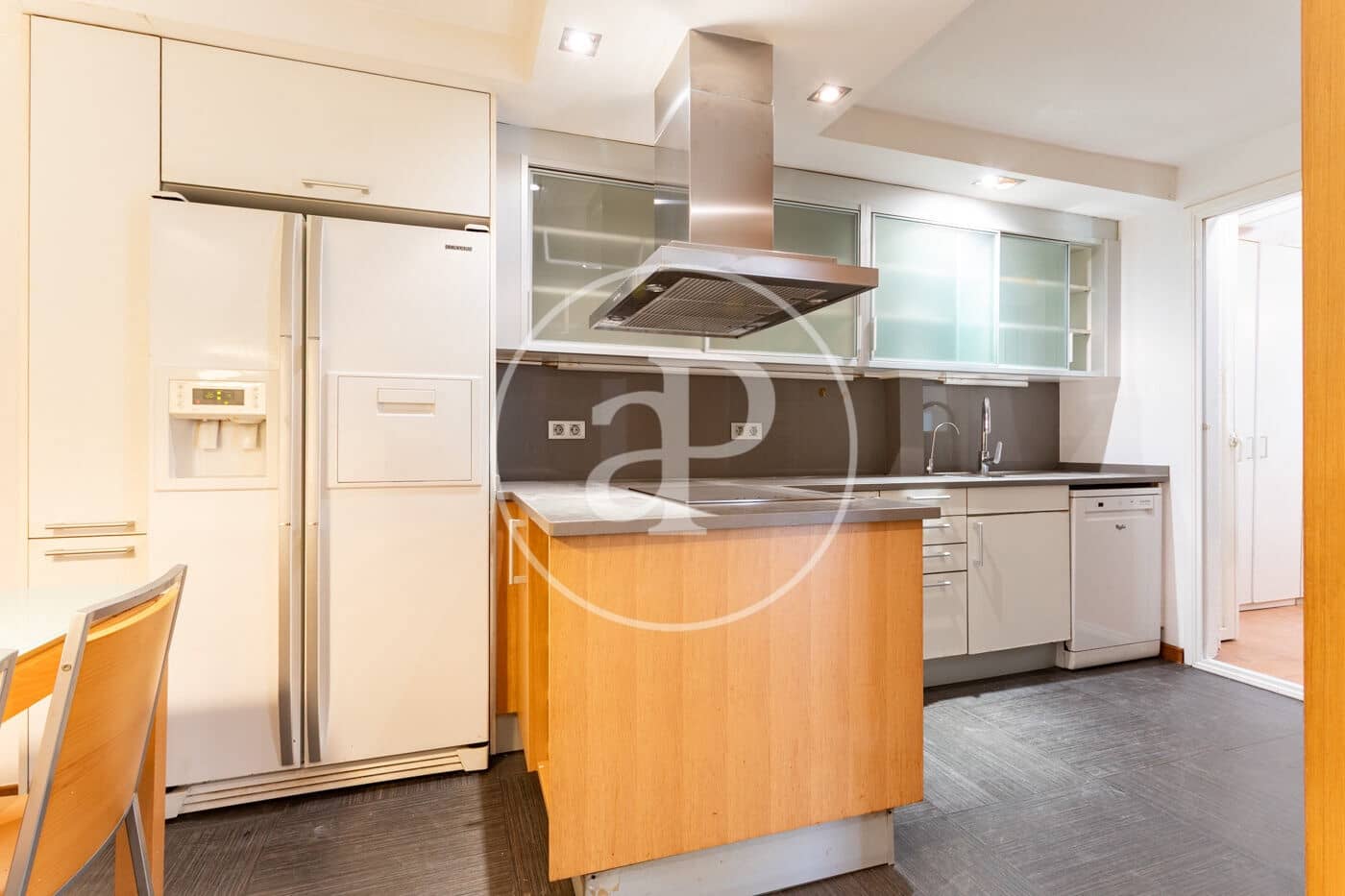 4 sovrum Lägenhet till salu i Barcelona stad med pool - 750 000 € (Ref: 9907594)