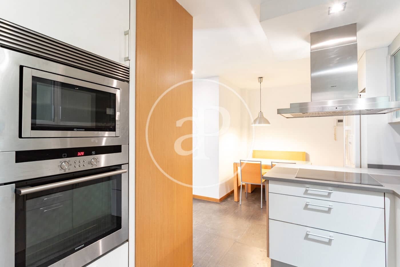 4 sovrum Lägenhet till salu i Barcelona stad med pool - 750 000 € (Ref: 9907594)