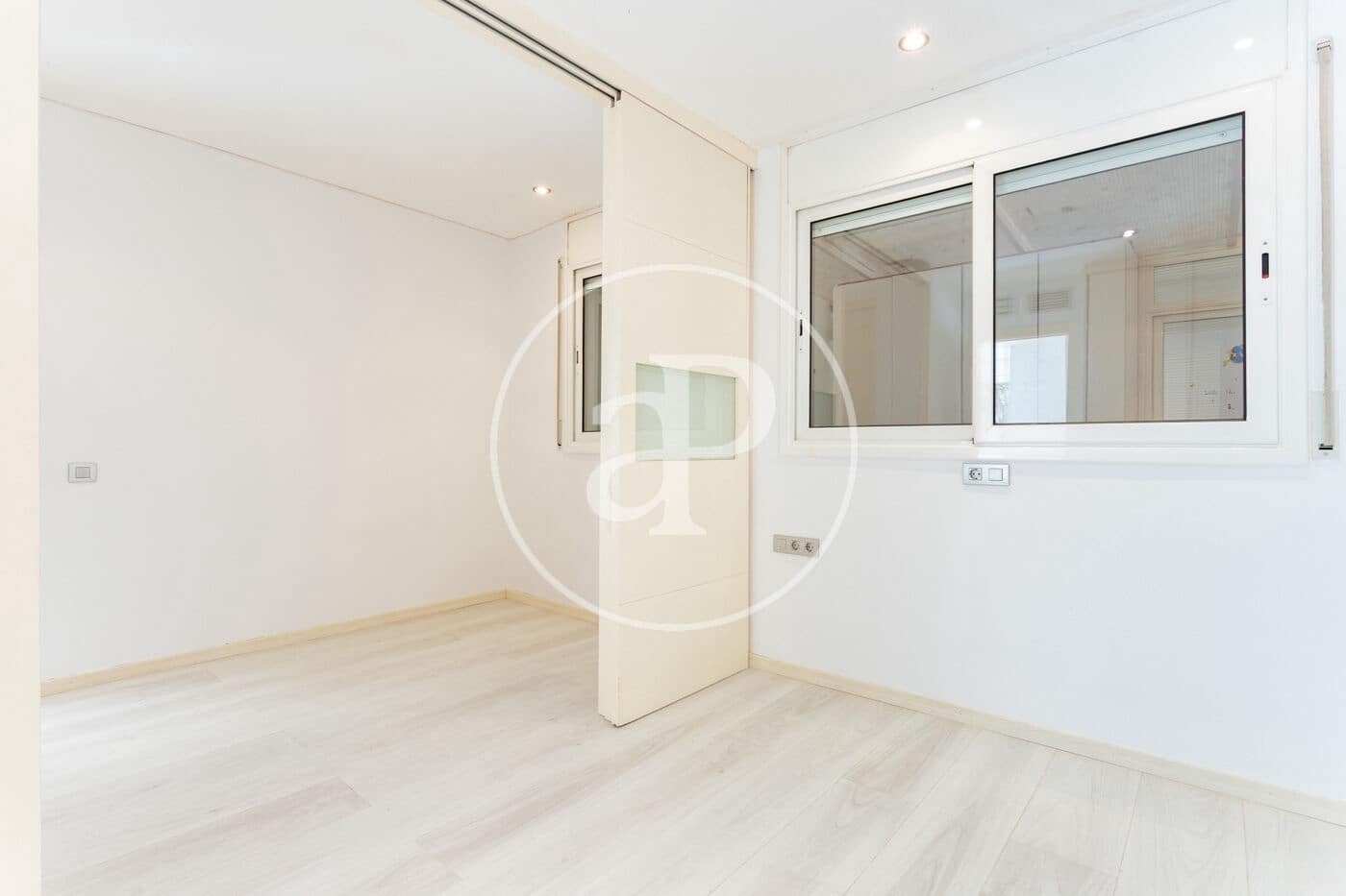 4 sovrum Lägenhet till salu i Barcelona stad med pool - 750 000 € (Ref: 9907594)