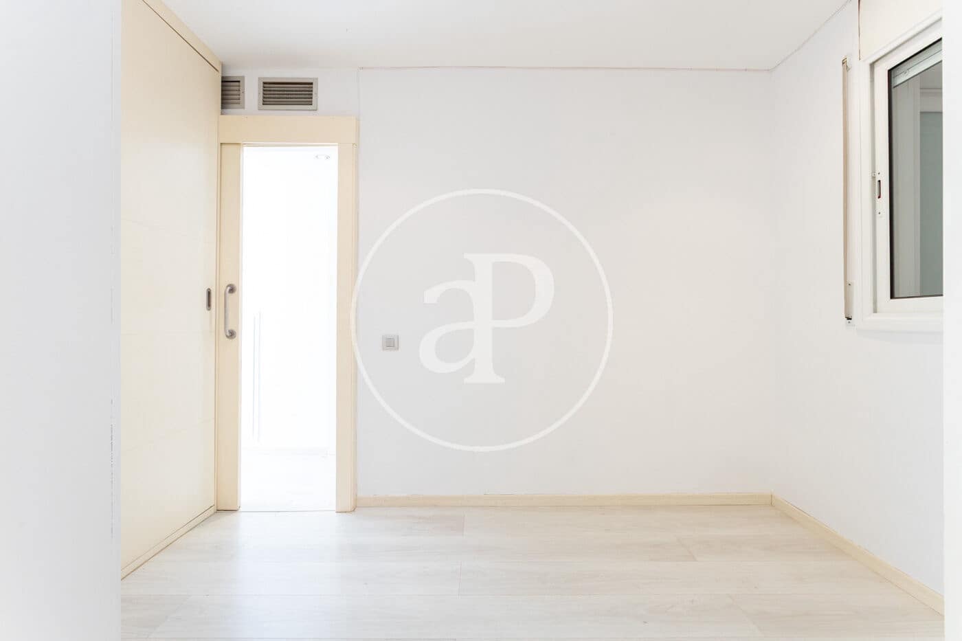 4 sovrum Lägenhet till salu i Barcelona stad med pool - 750 000 € (Ref: 9907594)