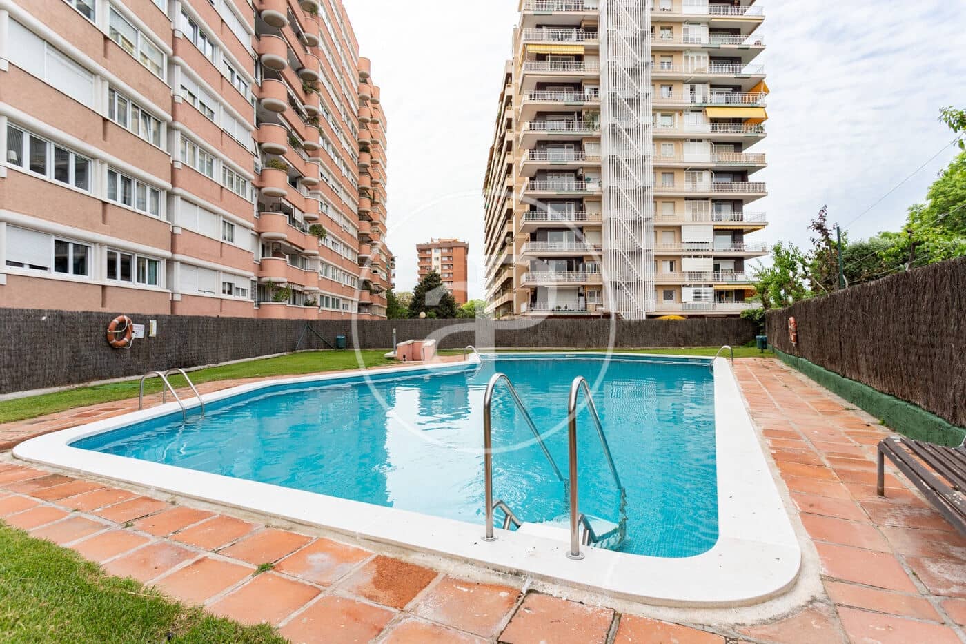 4 sovrum Lägenhet till salu i Barcelona stad med pool - 750 000 € (Ref: 9907594)