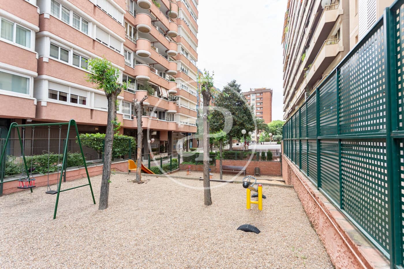 4 sovrum Lägenhet till salu i Barcelona stad med pool - 750 000 € (Ref: 9907594)