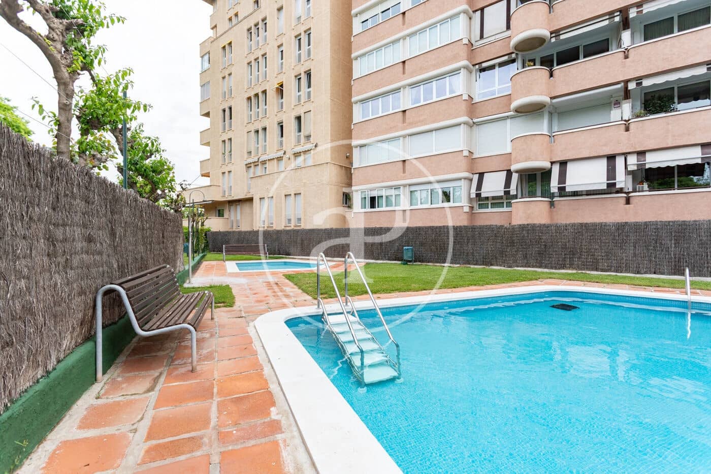 4 sovrum Lägenhet till salu i Barcelona stad med pool - 750 000 € (Ref: 9907594)