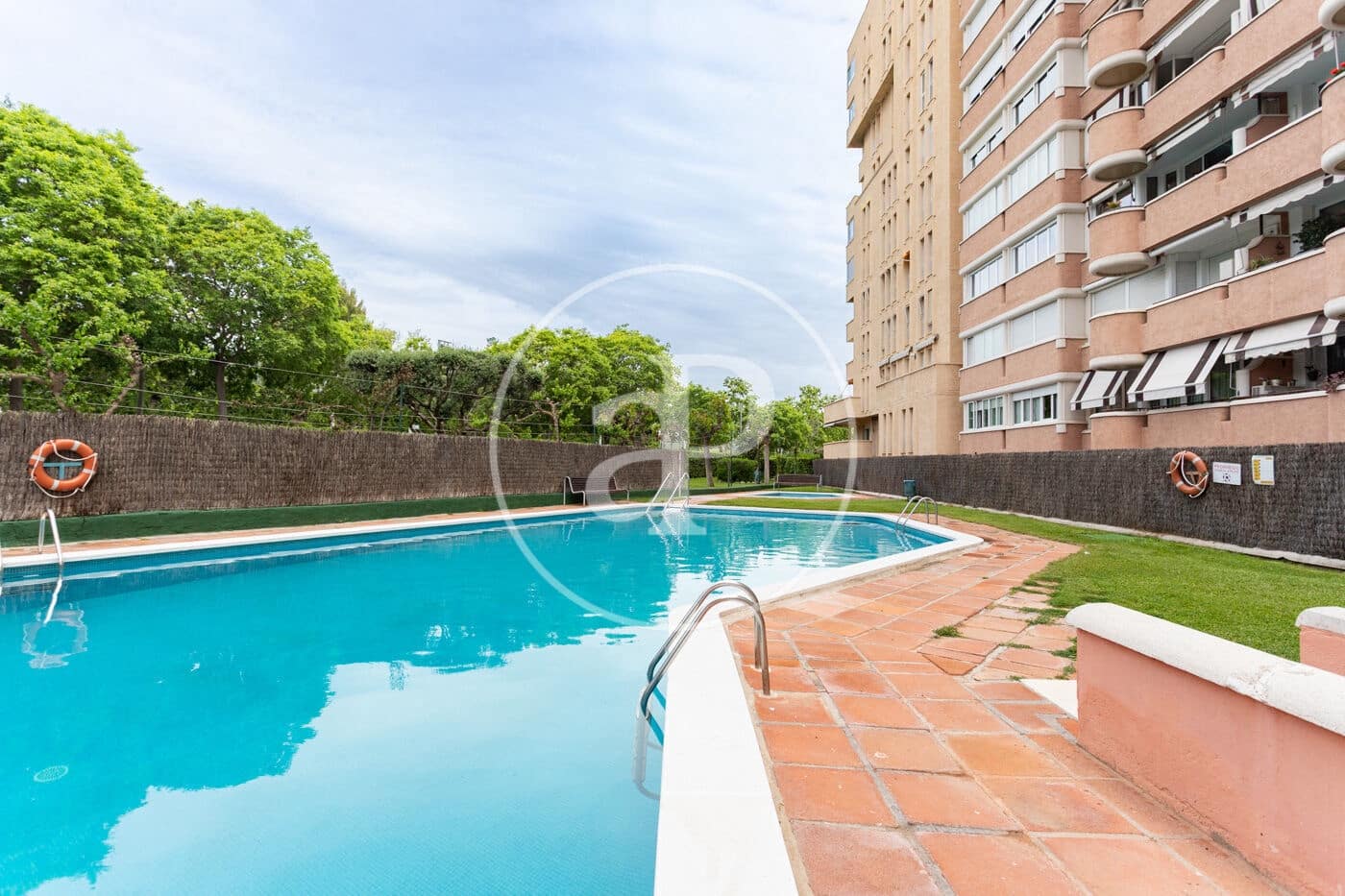 4 sovrum Lägenhet till salu i Barcelona stad med pool - 750 000 € (Ref: 9907594)