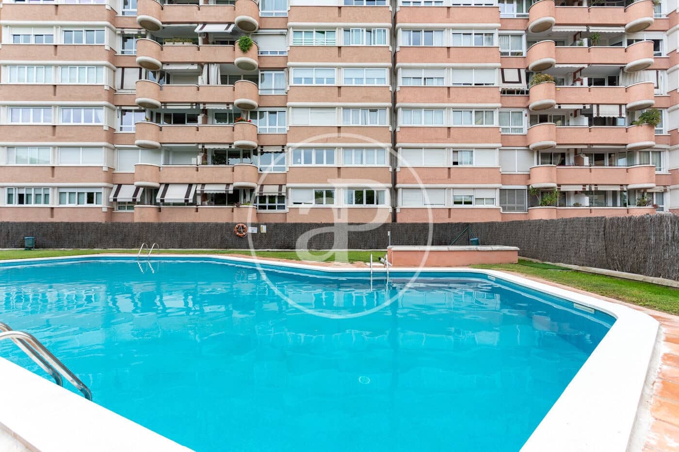 4 sovrum Lägenhet till salu i Barcelona stad med pool - 750 000 € (Ref: 9907594)