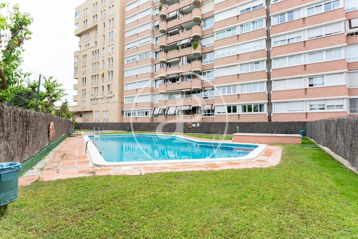 4 sovrum Lägenhet till salu i Barcelona stad med pool - 750 000 € (Ref: 9907594)