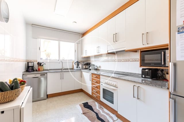 4 soveværelse Villa til salg i Rubí - € 460.000 (Ref: 9911034)