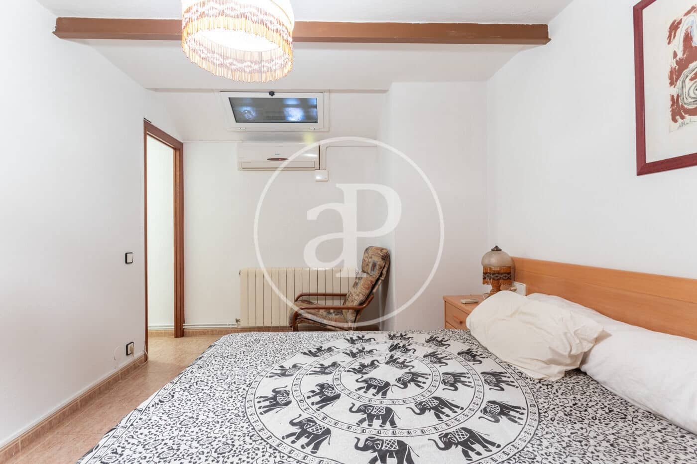 4 bedroom Apartment for rent in Barcelona city - € 1,882 (Ref: 9911036)